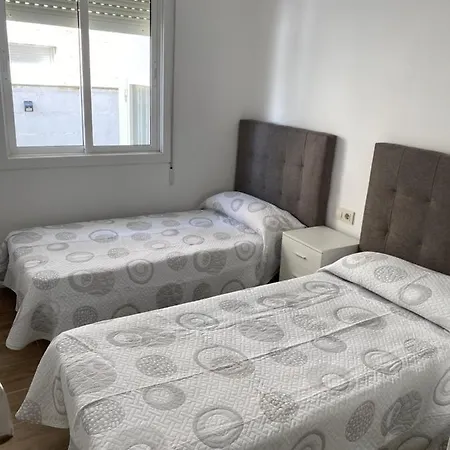 Casa Con Piscina Cerca De La Playa Vakantiehuis