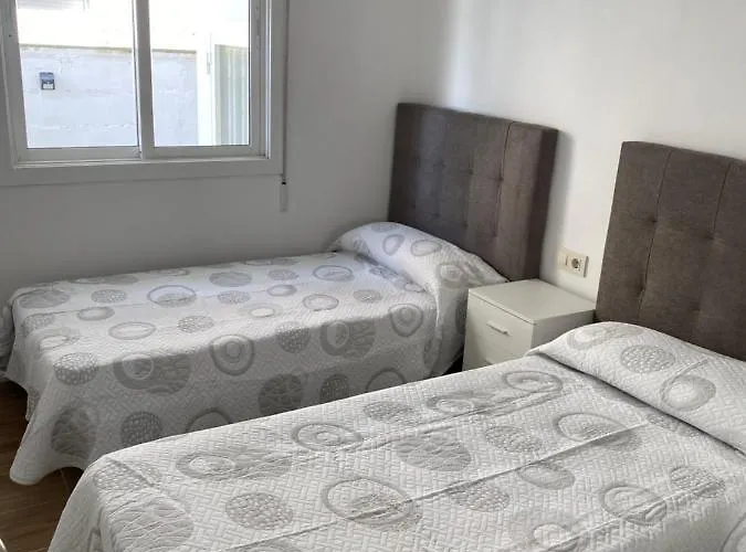 Casa Con Piscina Cerca De La Playa Vakantiehuis