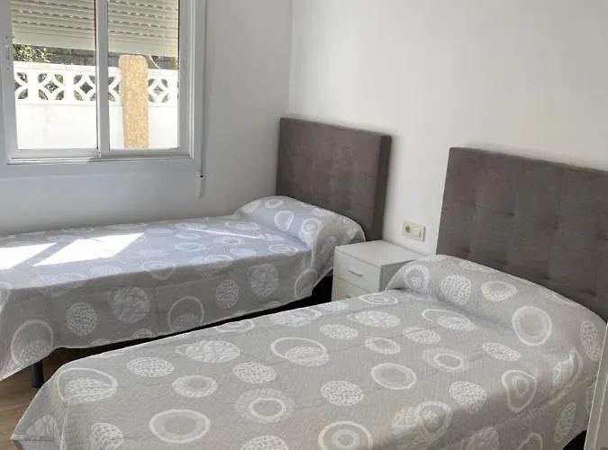 Casa Con Piscina Cerca De La Playa Dom wakacyjny *